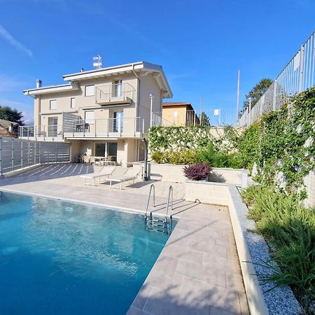 Villa Claudia With Private Pool Colico Exteriör bild