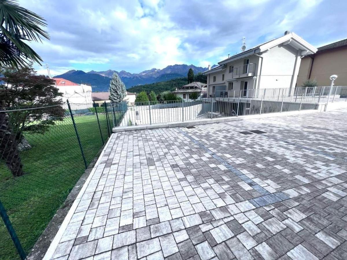 Villa Claudia With Private Pool Colico Exteriör bild