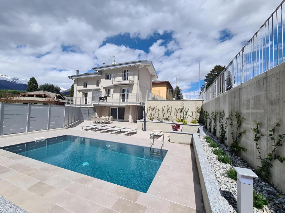 Villa Claudia With Private Pool Colico Exteriör bild