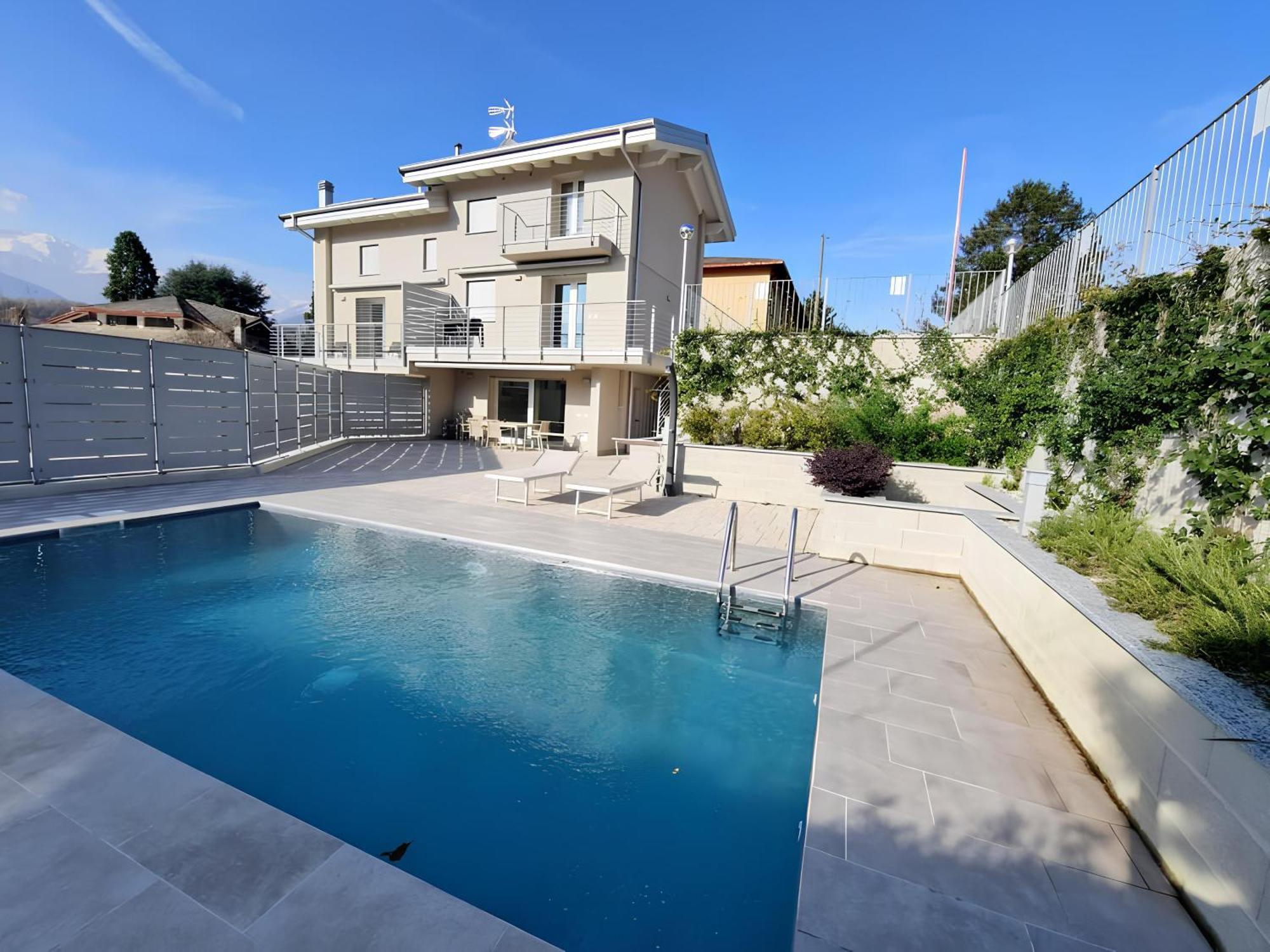 Villa Claudia With Private Pool Colico Exteriör bild