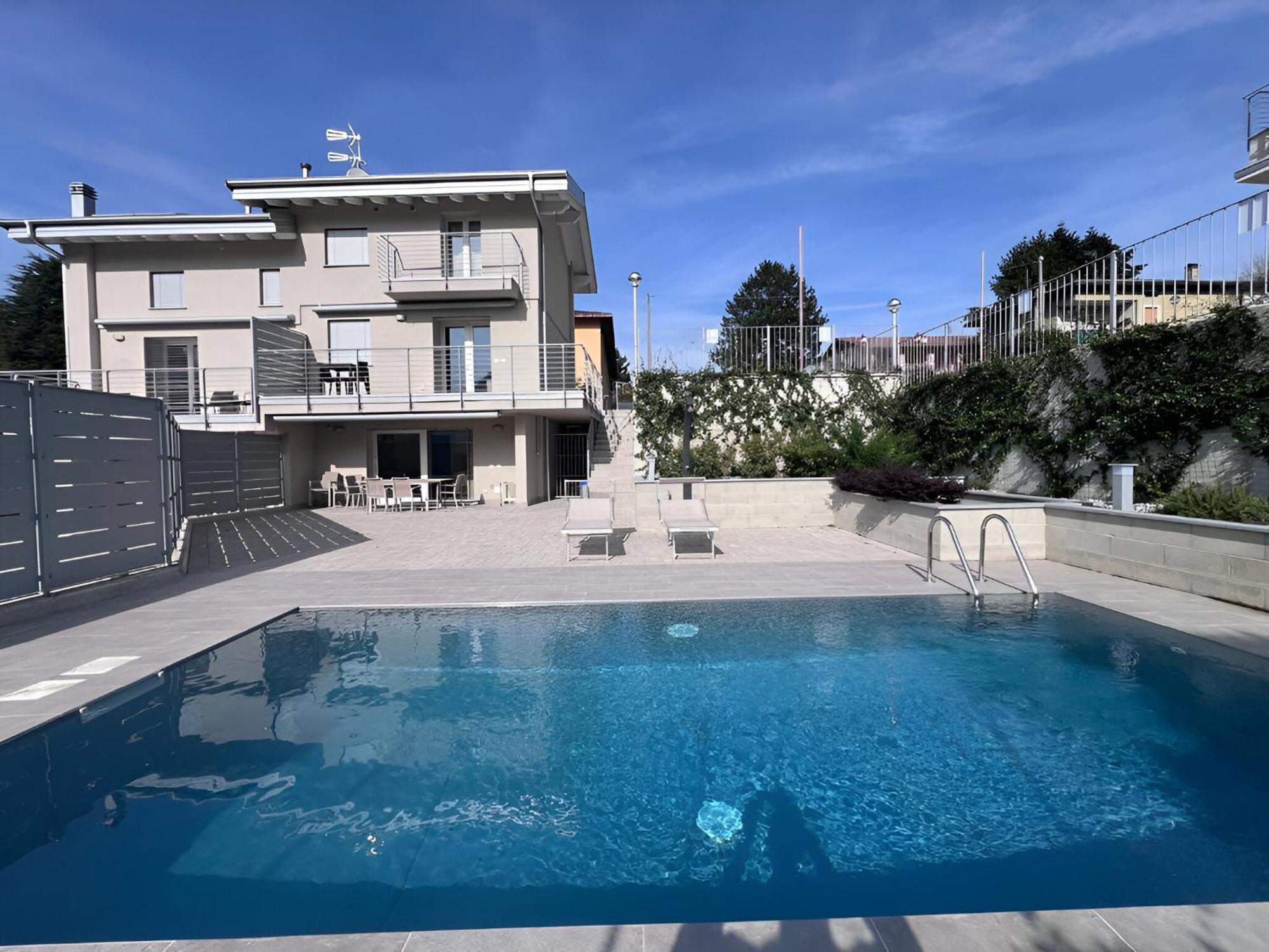 Villa Claudia With Private Pool Colico Exteriör bild