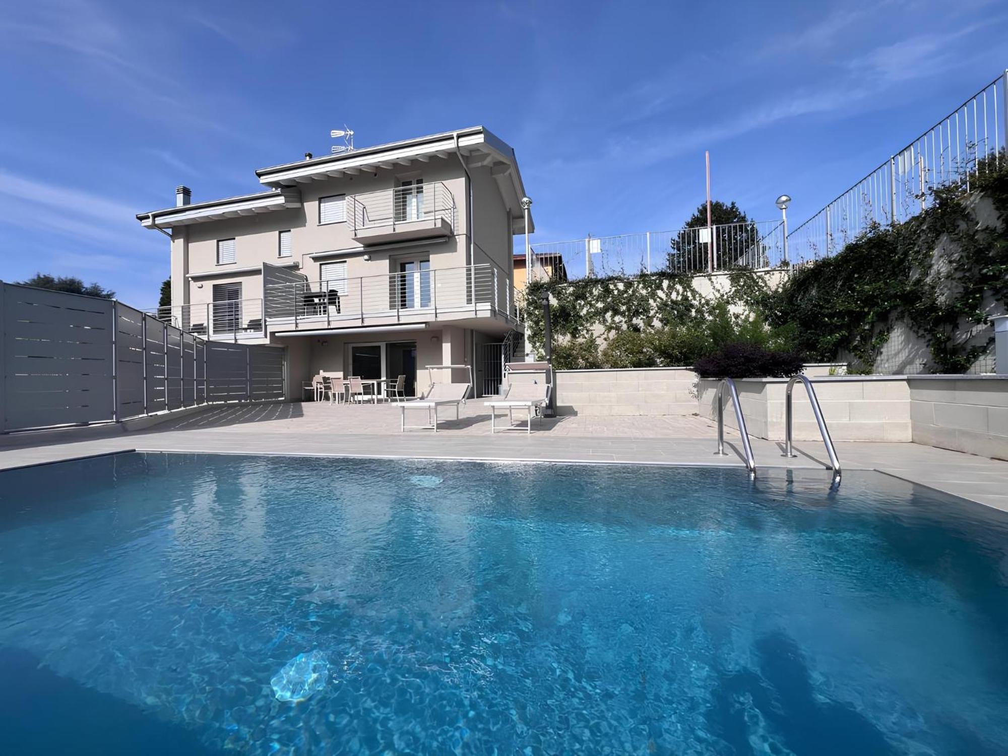 Villa Claudia With Private Pool Colico Exteriör bild
