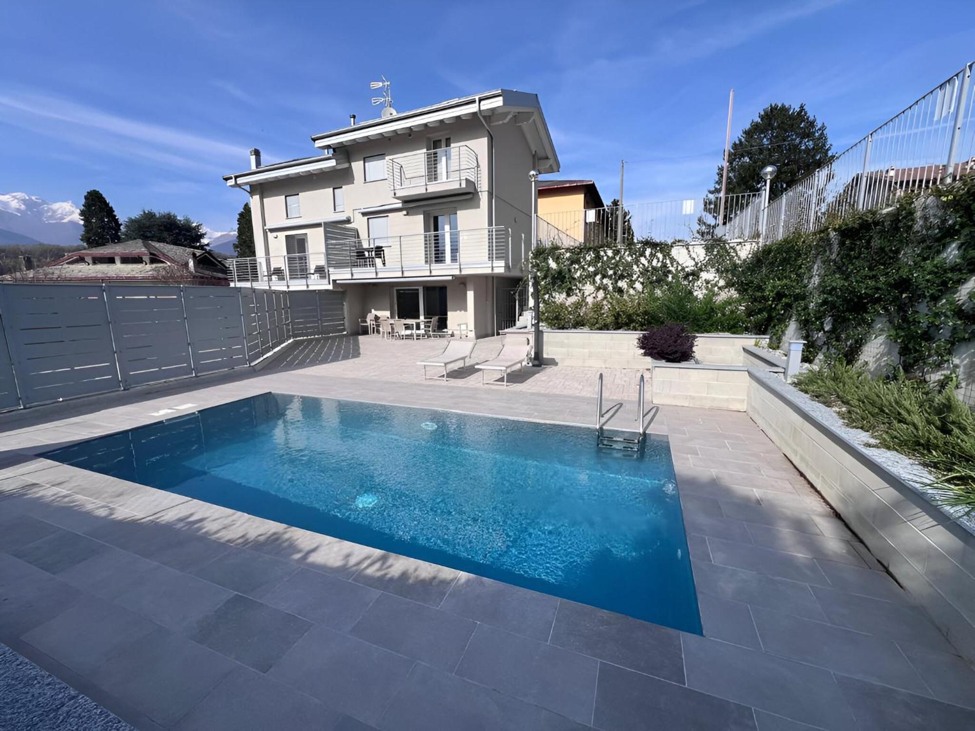 Villa Claudia With Private Pool Colico Exteriör bild